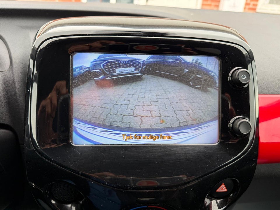 Toyota Aygo 1,0 VVT-i x-wave Sky 5d