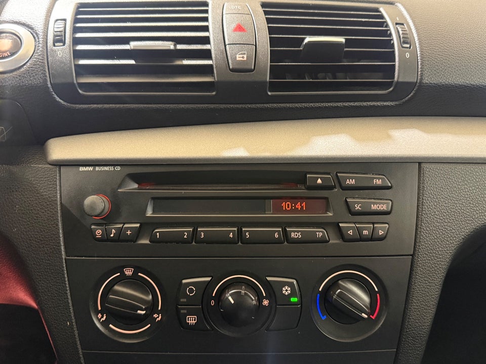 BMW 118d 2,0 Advantage aut. 3d