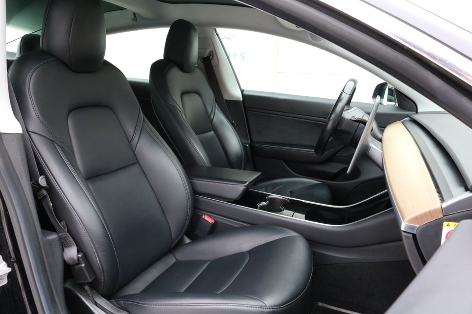 Tesla Model 3 Standard Range+ RWD 4d