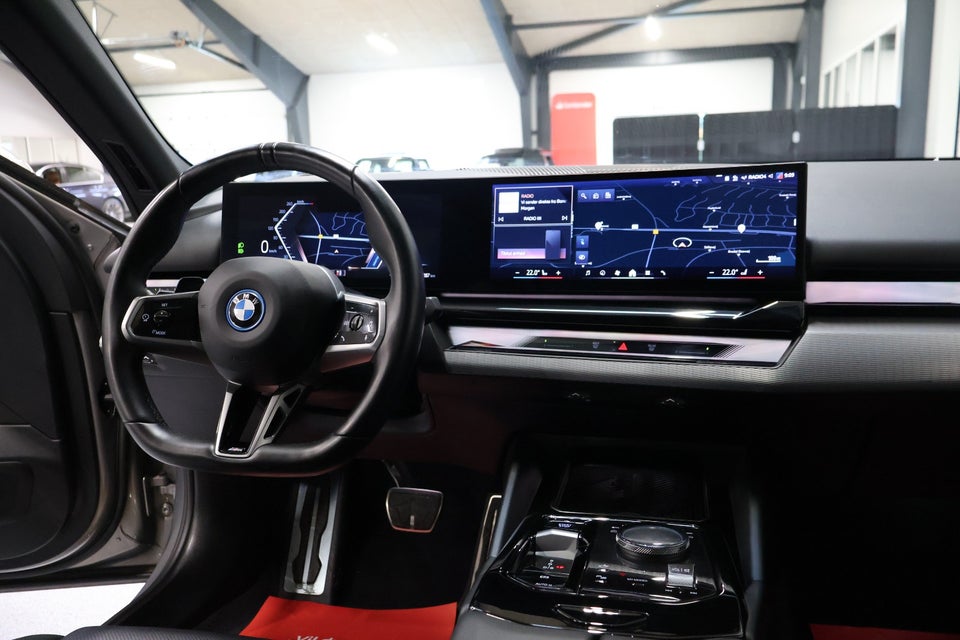 BMW i5 eDrive40 Fully Charged M-Sport Pro 4d