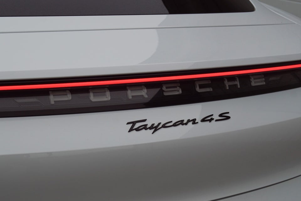 Porsche Taycan 4S Performance+ 4d