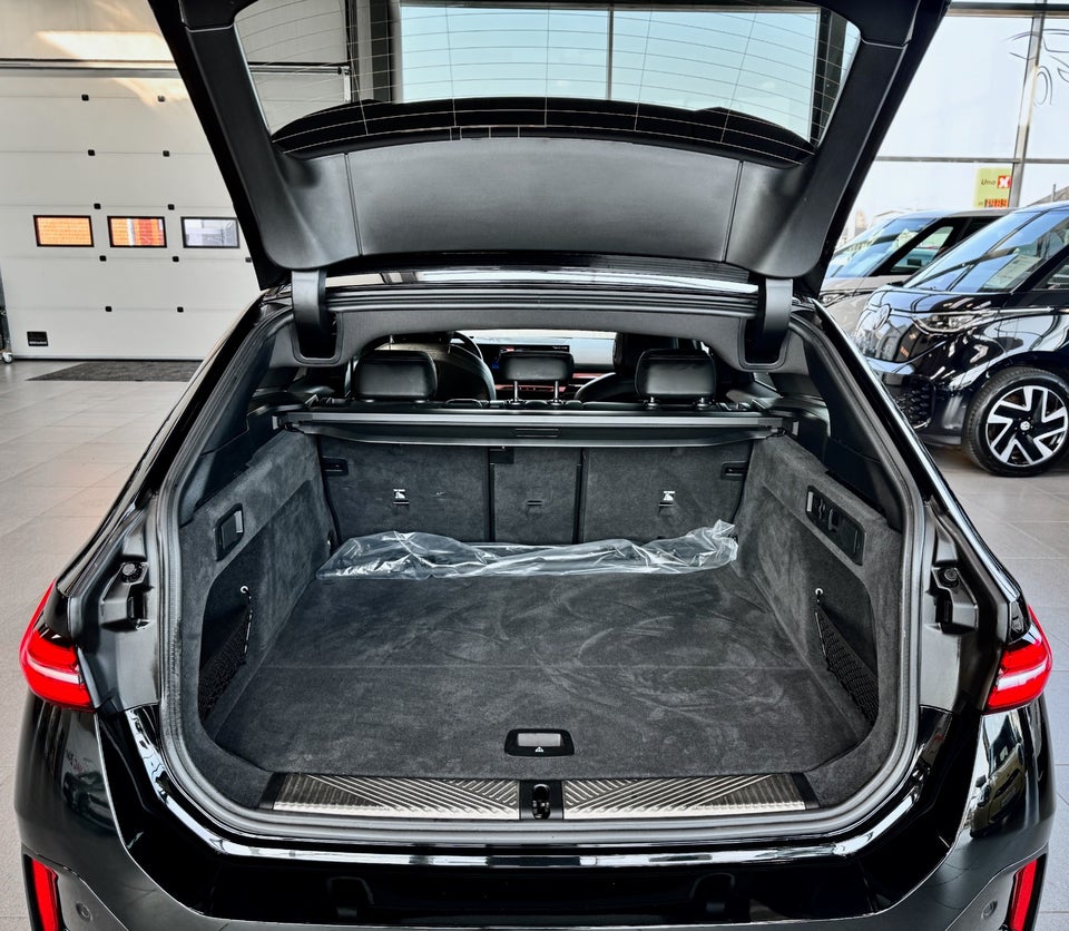 BMW i5 eDrive40 Touring Fully Charged M-Sport 5d