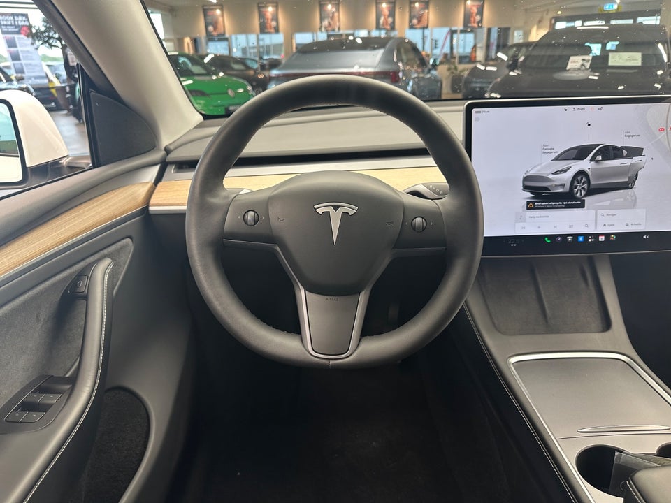 Tesla Model Y RWD 5d