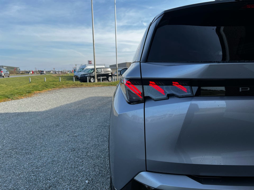 Peugeot e-5008 77 GT Pack 7prs 5d
