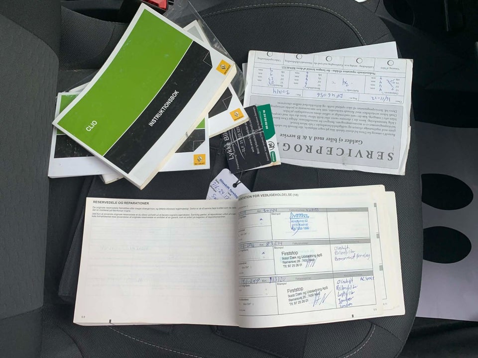 Renault Clio III 1,2 16V Authentique Sport Tourer 5d