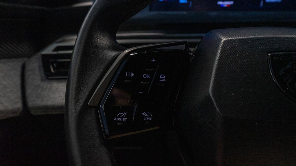Peugeot e-5008 77 Allure 7prs 5d