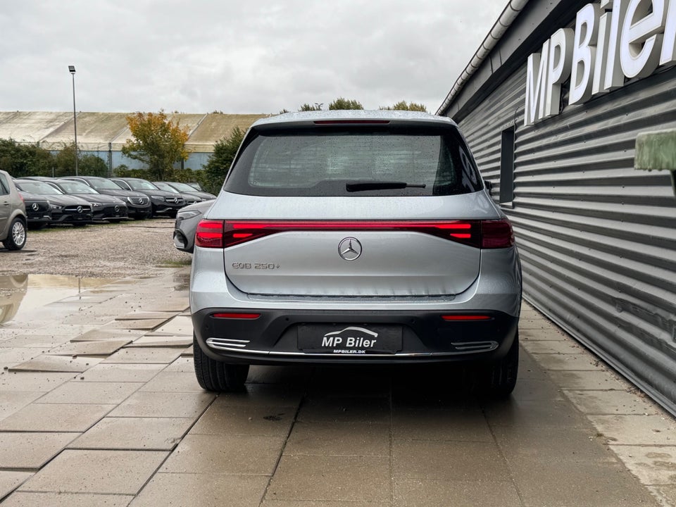 Mercedes EQB250+ Progressive 5d