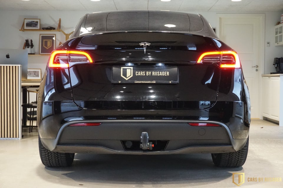 Tesla Model Y RWD 5d