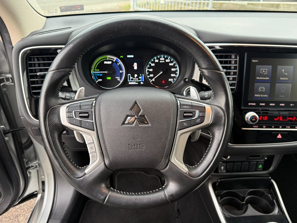 Mitsubishi Outlander 2,4 PHEV Invite CVT 4WD 5d