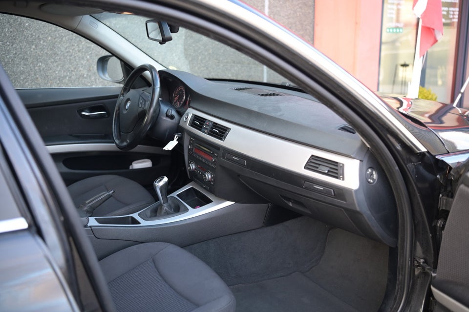 BMW 320d 2,0  4d