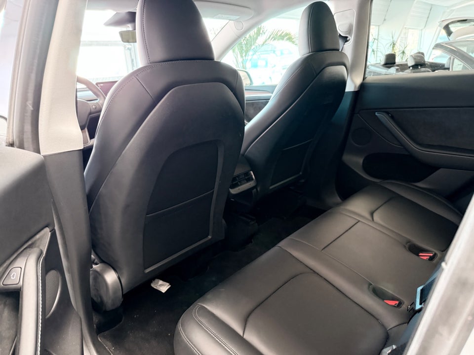 Tesla Model Y RWD 5d