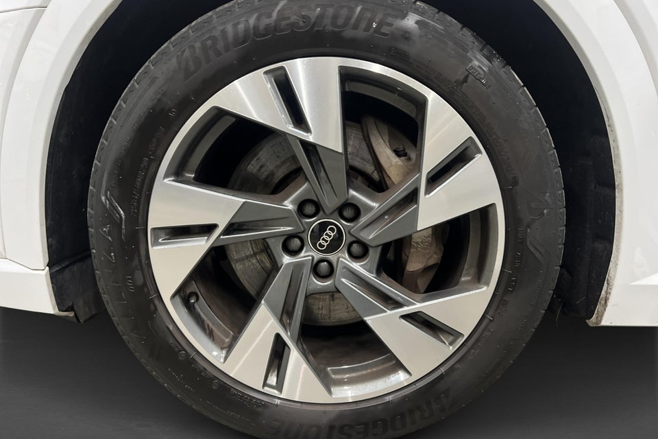 Audi e-tron 55 S-line quattro 5d
