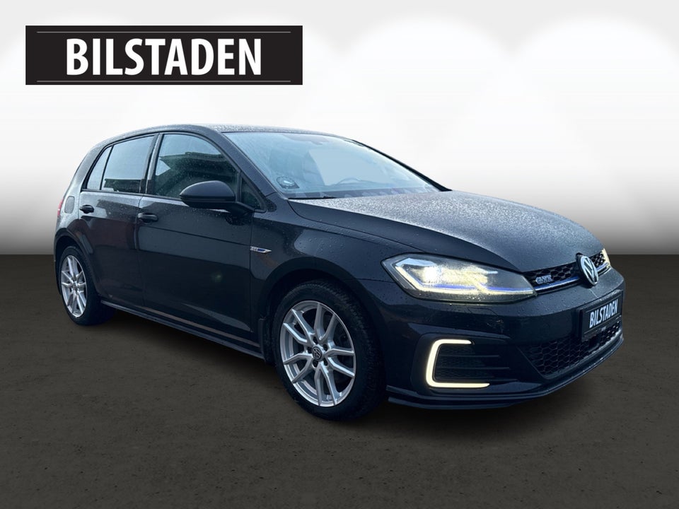 VW Golf VII 1,4 GTE DSG 5d