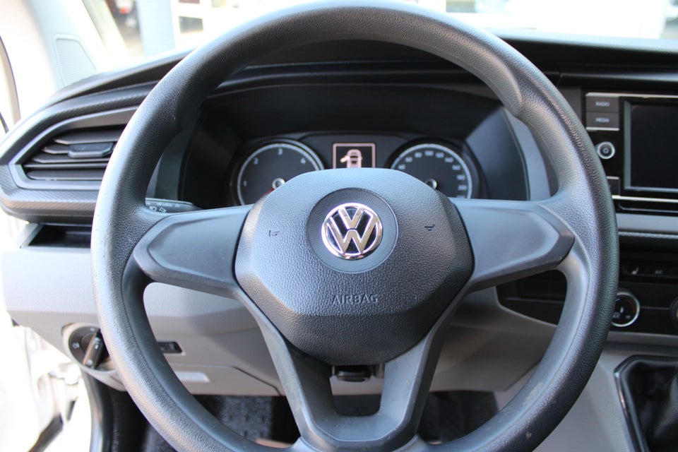 VW Transporter 2,0 TDi 110 Kassevogn lang