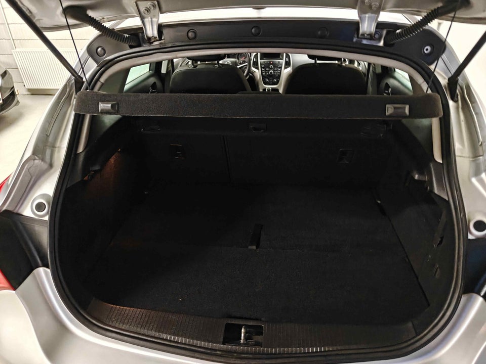 Opel Astra 1,6 Enjoy 5d