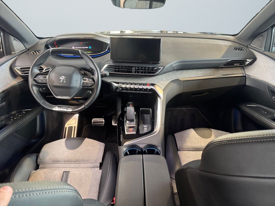 Peugeot 3008 1,6 Hybrid First Selection EAT8 5d