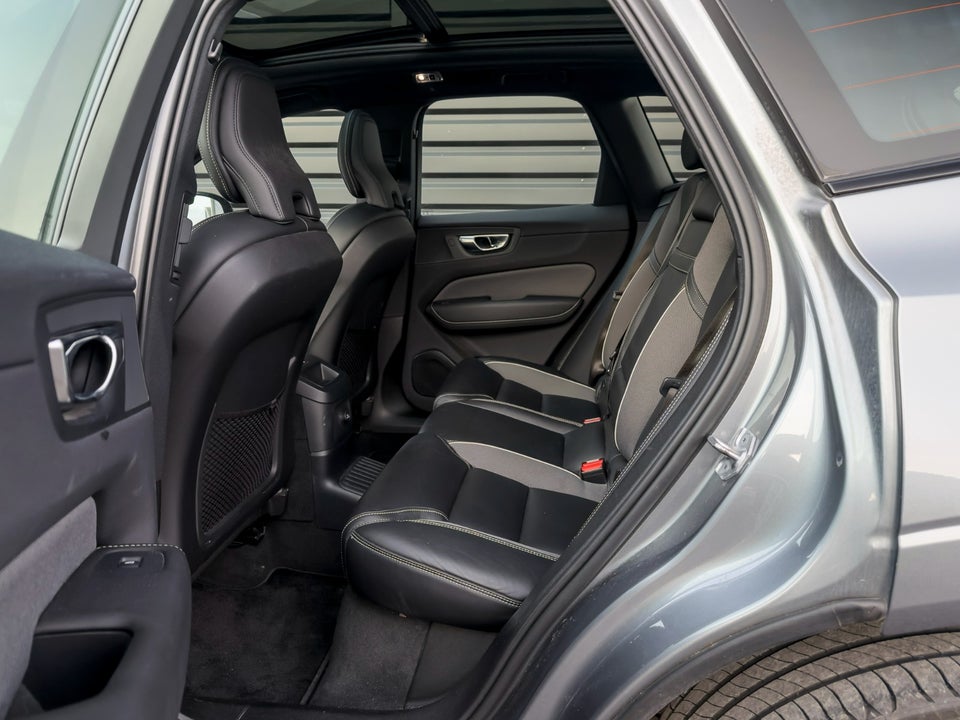 Volvo XC60 2,0 T8 390 R-Design aut. AWD 5d