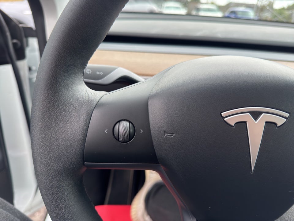 Tesla Model Y RWD 5d