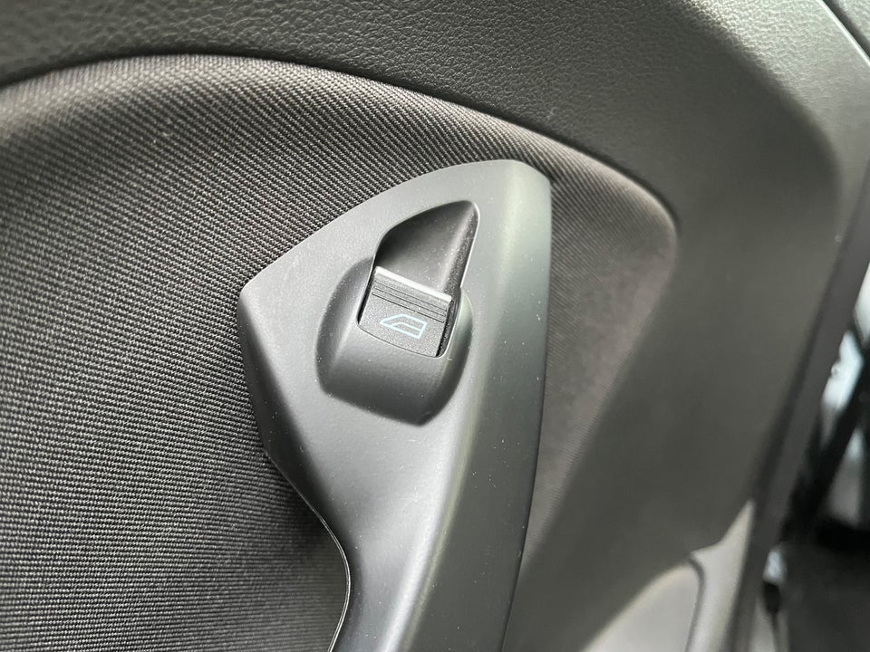 Ford C-MAX 1,0 SCTi 125 Titanium 5d