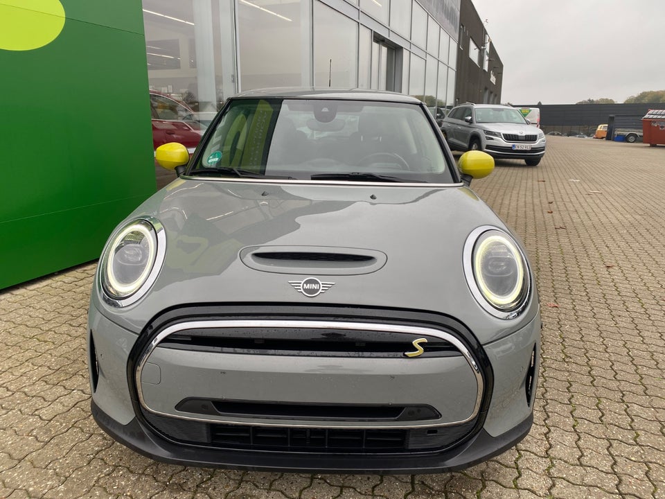 MINI Cooper SE Classic Trim 3d