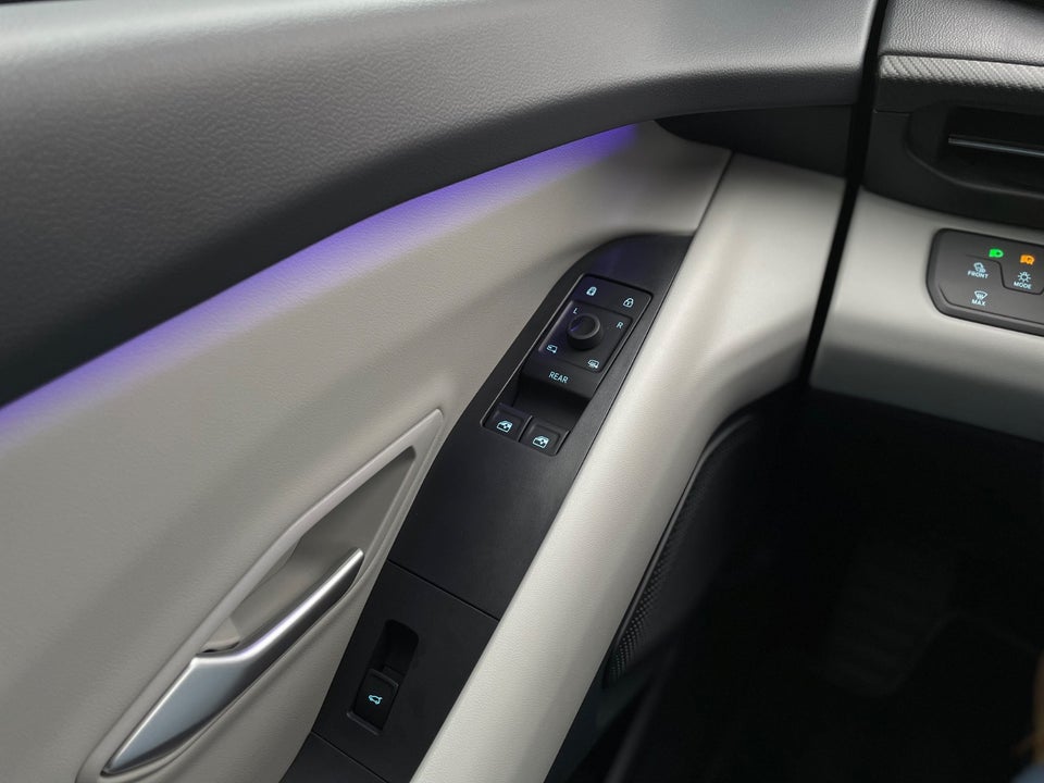 Ford Explorer 82 Premium Extended Range 5d