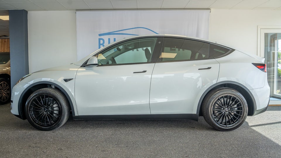 Tesla Model Y RWD 5d