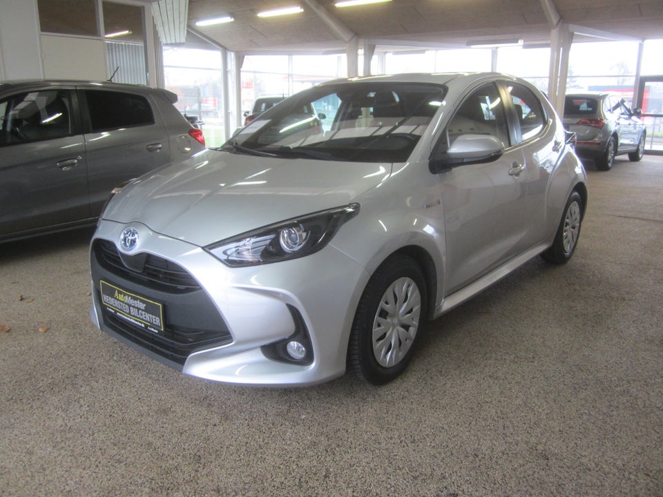 Toyota Yaris 1,5 Hybrid H3 e-CVT 5d