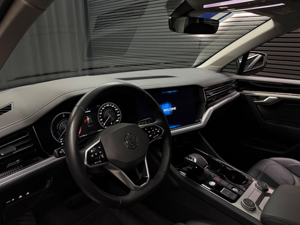 VW Touareg 3,0 eHybrid Elegance Tiptr. 4Motion 5d
