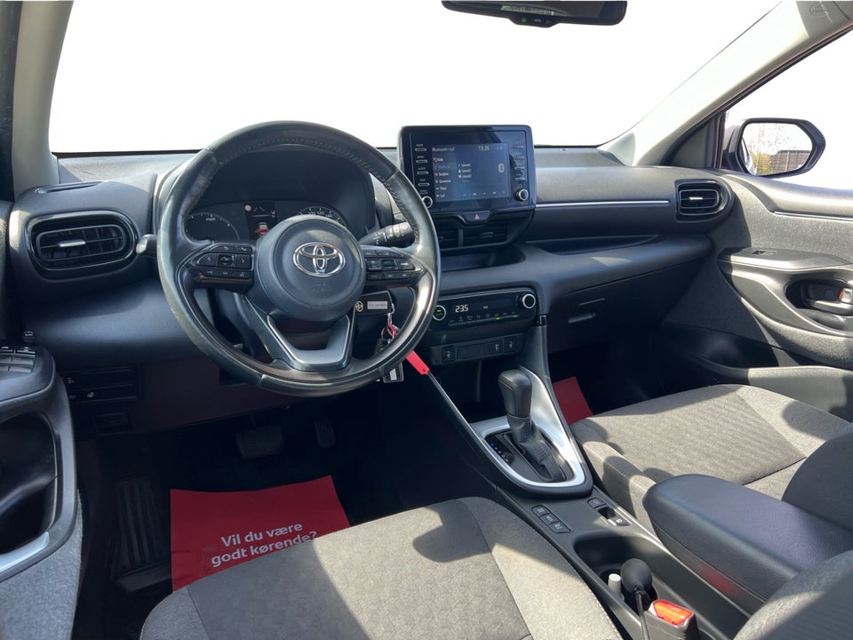Toyota Yaris 1,5 Hybrid H1 e-CVT 5d