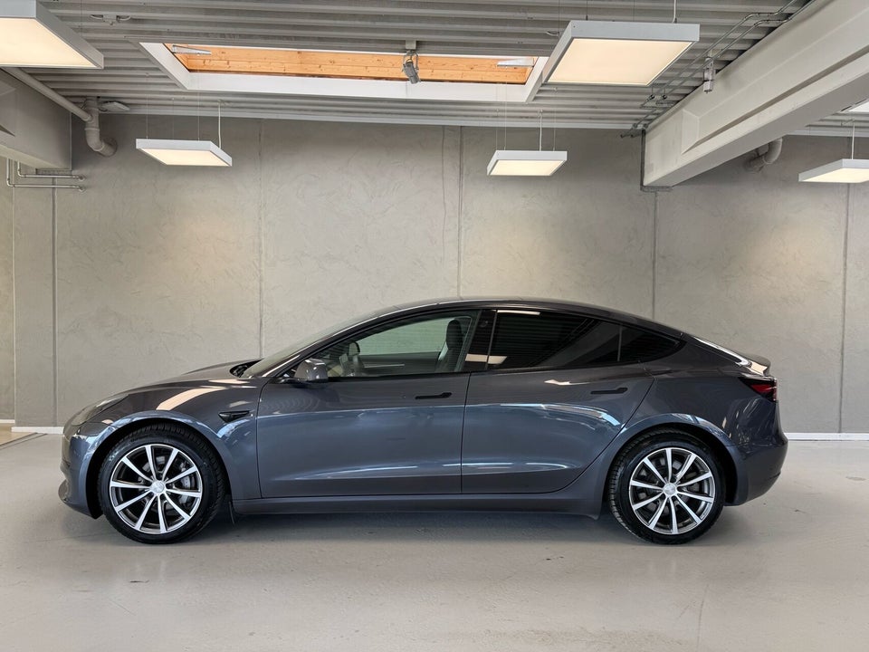 Tesla Model 3 Standard Range+ RWD 4d