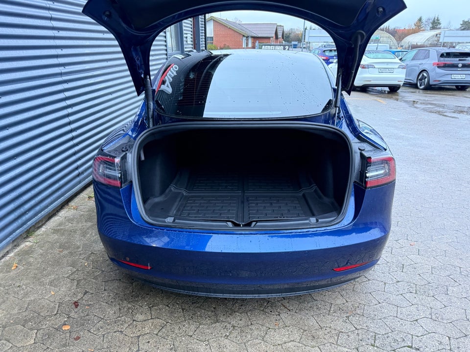 Tesla Model 3 Standard Range+ RWD 4d