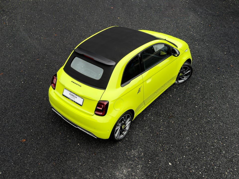 Abarth 500e Scorpionissima Cabrio 2d