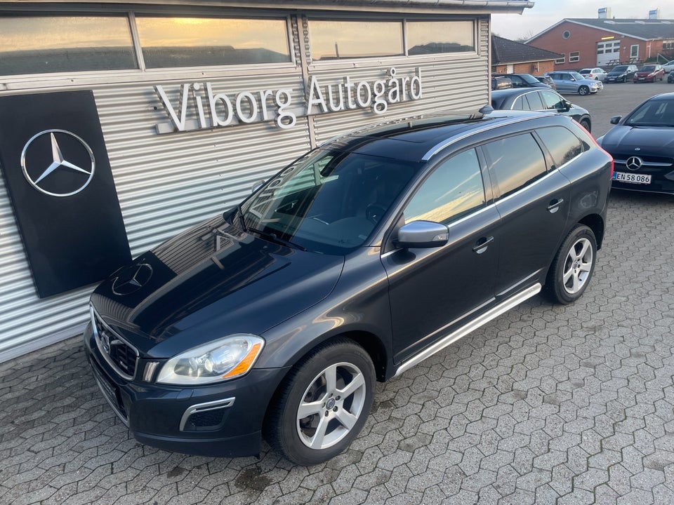 Volvo XC60 2,4 D4 163 R-Design aut. AWD 5d