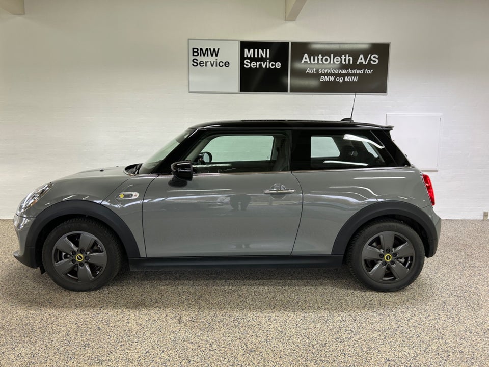 MINI Cooper SE Essential 3d