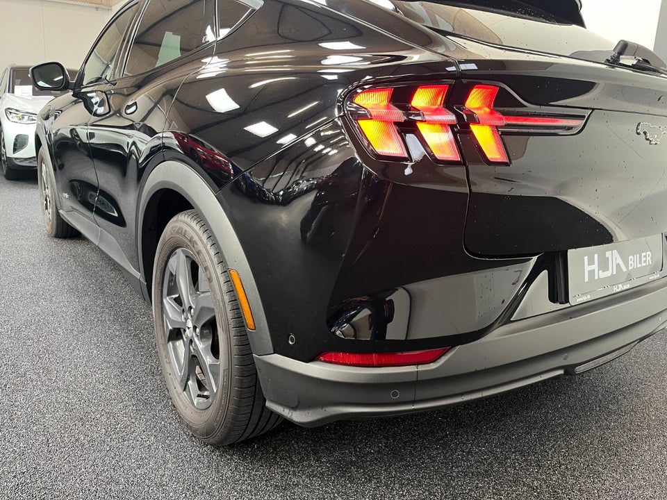 Ford Mustang Mach-E 70 Standard Range 5d
