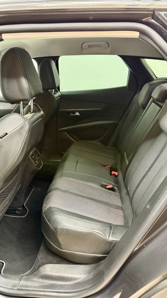 Peugeot 3008 1,6 Hybrid First Selection EAT8 5d