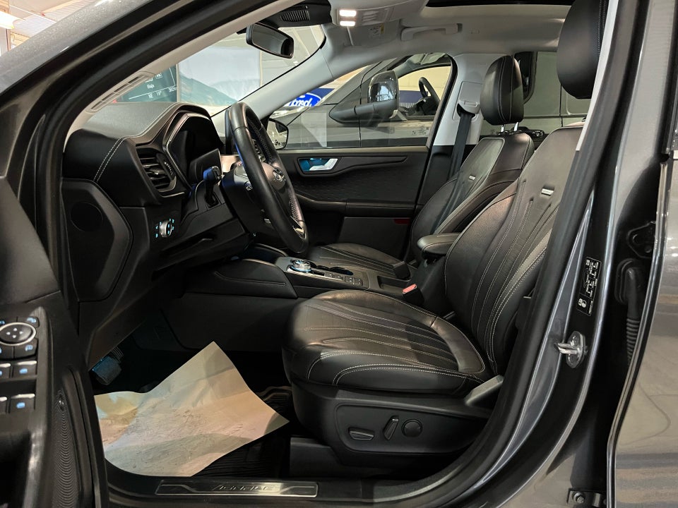 Ford Kuga 2,5 PHEV Vignale CVT 5d