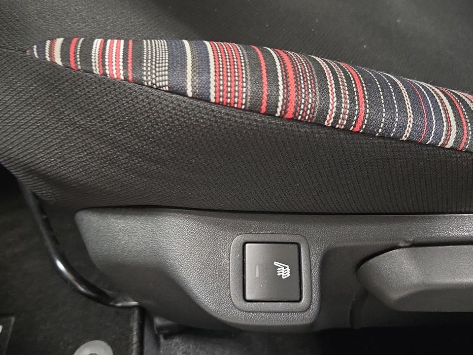 Citroën C1 1,0 VTi Attaque 5d