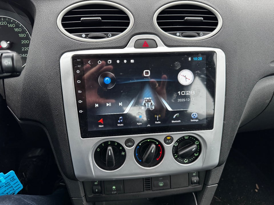 Ford Focus 1,6 Ambiente aut. 3d