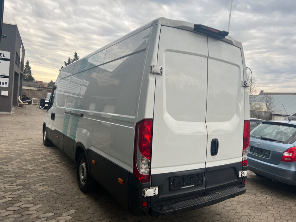 Iveco Daily 2,3 35S16 16m³ Van AG8