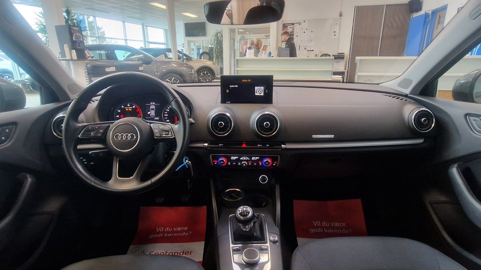 Audi A3 30 TFSi Sportback 5d