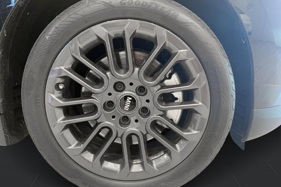 MINI Cooper E Essential Trim XS 3d