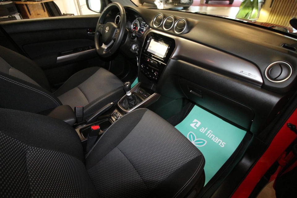 Suzuki Vitara 1,4 mHybrid Active AllGrip 5d