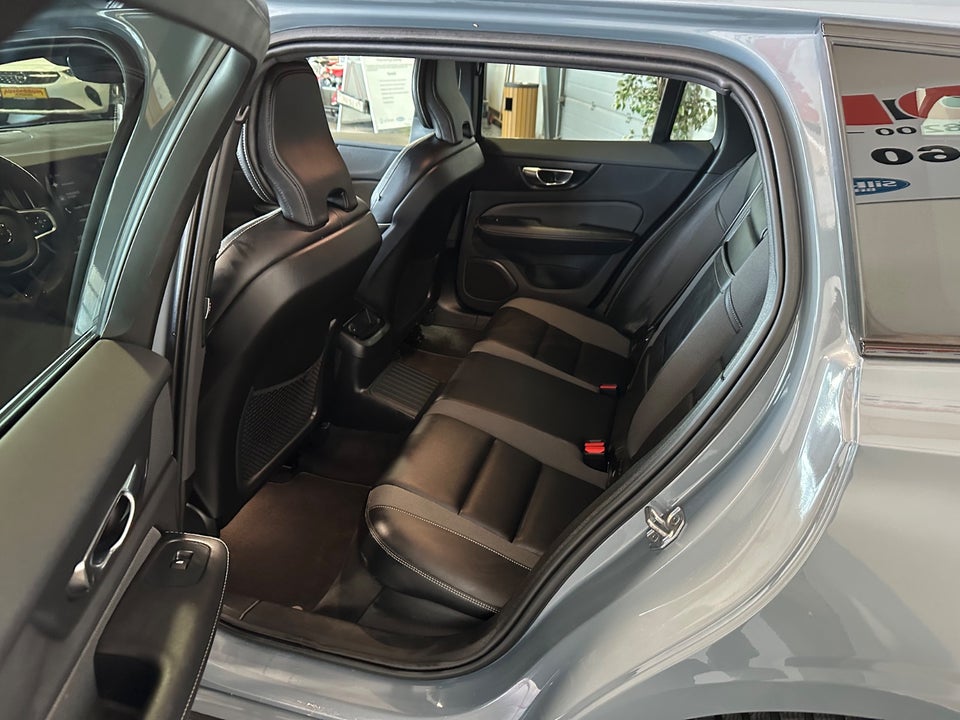 Volvo V60 2,0 T6 ReCharge R-Design aut. AWD 5d