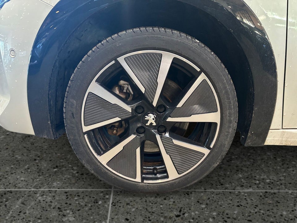 Peugeot e-208 50 GT Pack 5d