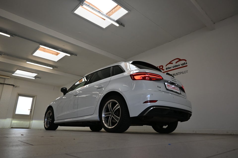Audi A3 1,4 e-tron Sportback S-tr. 5d