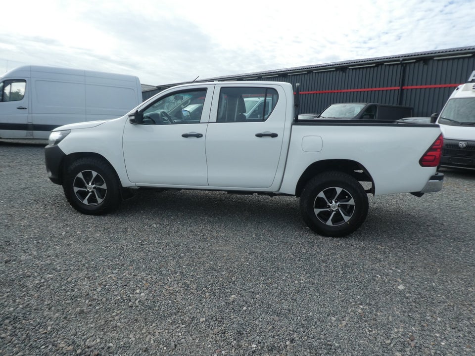Toyota HiLux 2,4 D-4D 150 T2 Db.Kab 4x4 4d