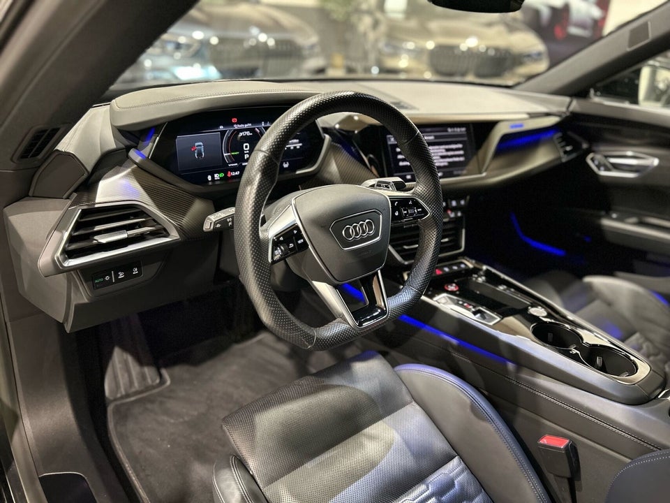 Audi e-tron GT quattro 4d