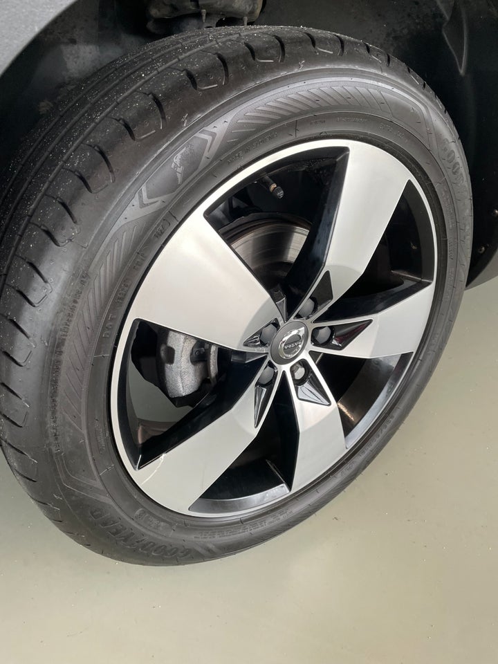 Volvo XC40 1,5 T3 156 Momentum 5d