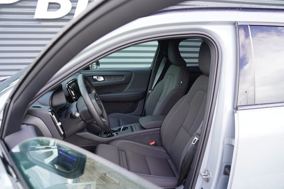 Volvo EX40 Twin Performance Plus 5d